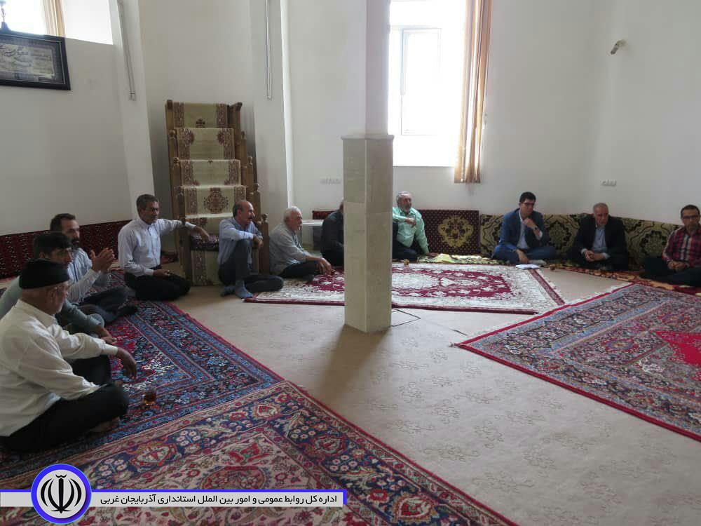 دیدار فرماندار شهرستان شوط ، بخشدار مرکزی و تعدادی از ادارات با اهالی روستای ورمزیارشهرستان شوط