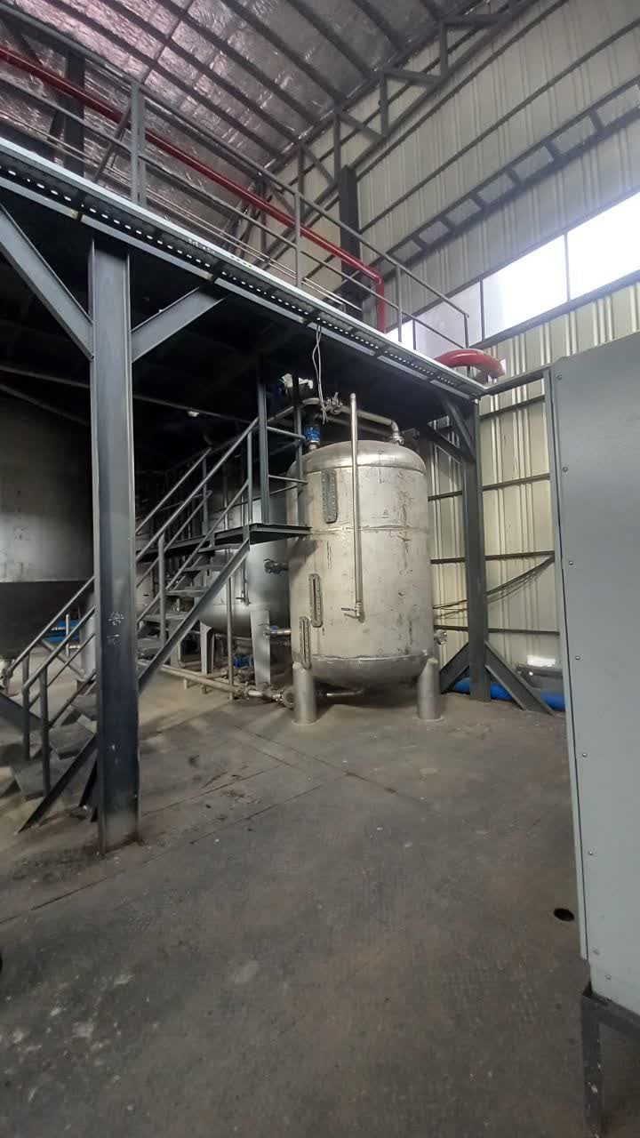 بازدید فرماندار از صنایع در حال ساخت شهرستان شوط