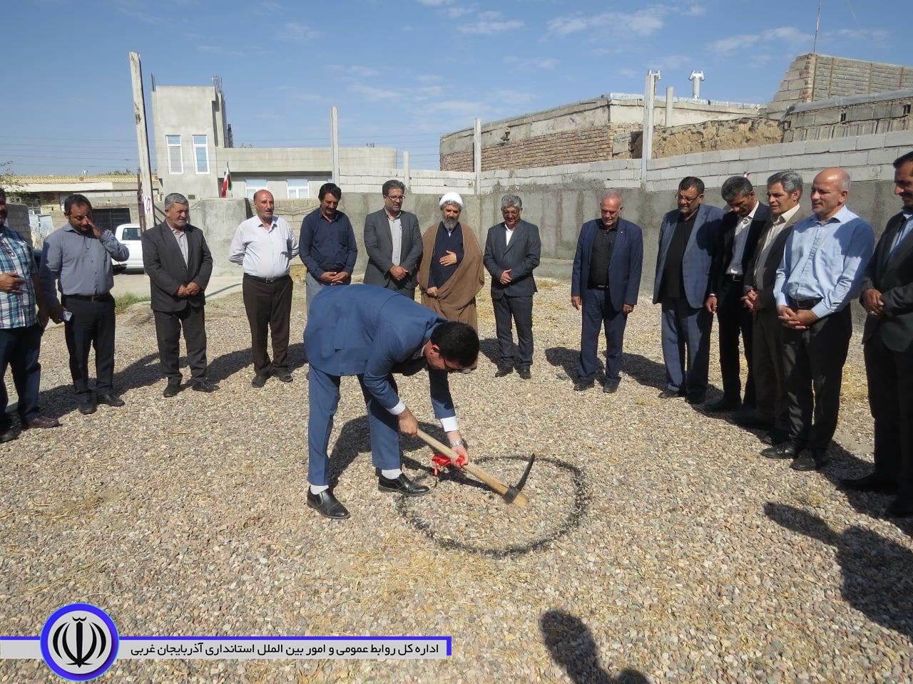 کلنگ زنی طرح احداث پرورش قارچ در روستای خلج عجم شهرستان شوط