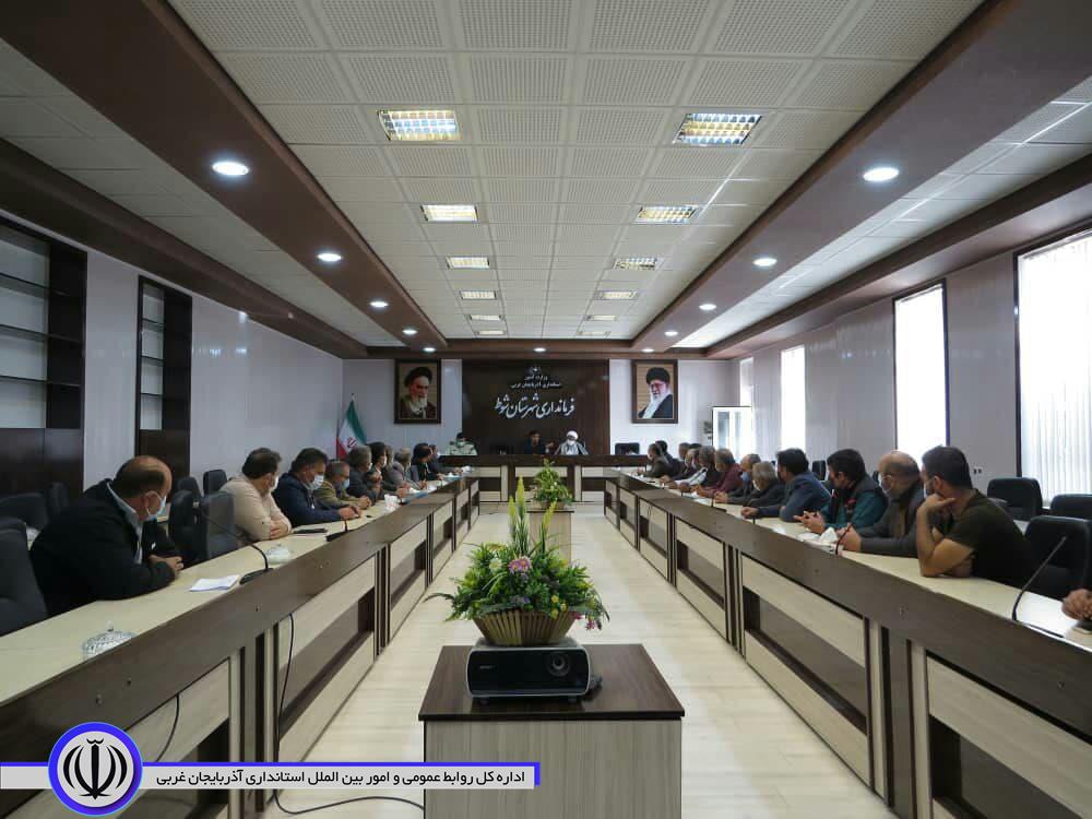 بررسی وضعیت آرد ،نان و گندم شهرستان شوط با حضور فرماندار،امام جمعه و ادارات مرتبط و نانوایان شهرهای شوط، یولاگلدی ، مرگنلر