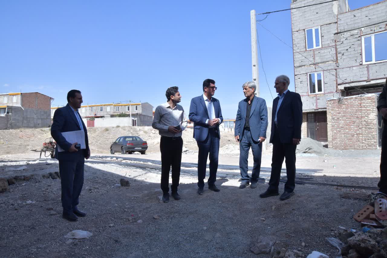 بازدید فرماندار از پروژههای نهضت ملی مسکن با مشارکت بانک ملی