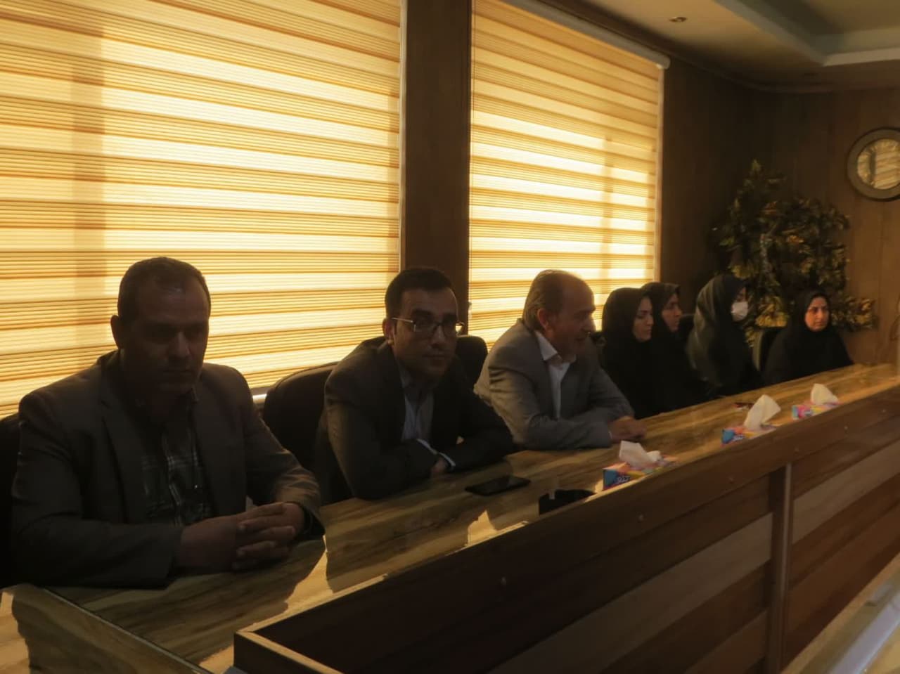 برگزاری جلسه داخلی فرماندار شهرستان شوط با کارکنان فرمانداری