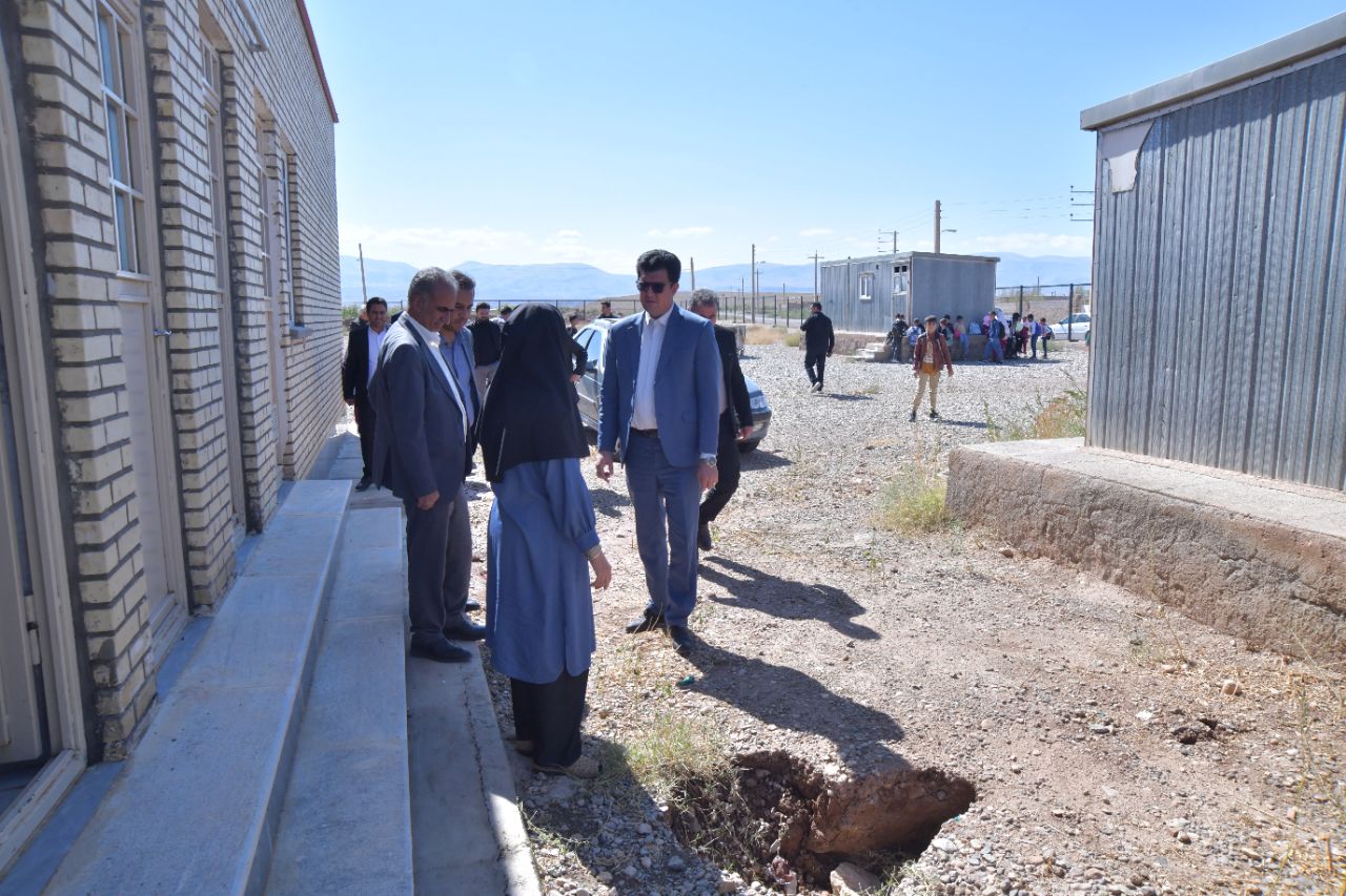 بازدید و دیدار چهره به چهره فرماندار ، نماینده مردم منطقه در مجلس و اعضای شورای اداری با اهالی روستای قابان باسان