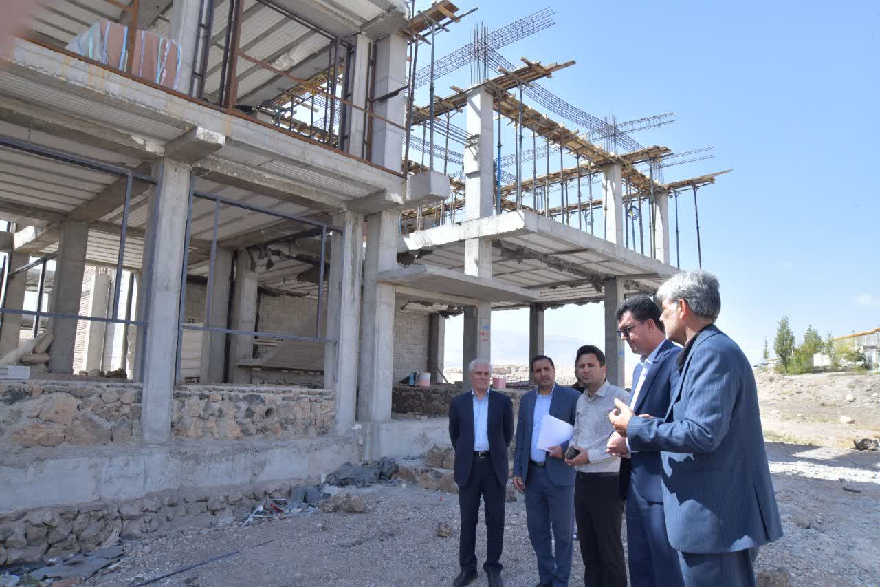 بازدید فرماندار از پروژههای نهضت ملی مسکن با مشارکت بانک ملی