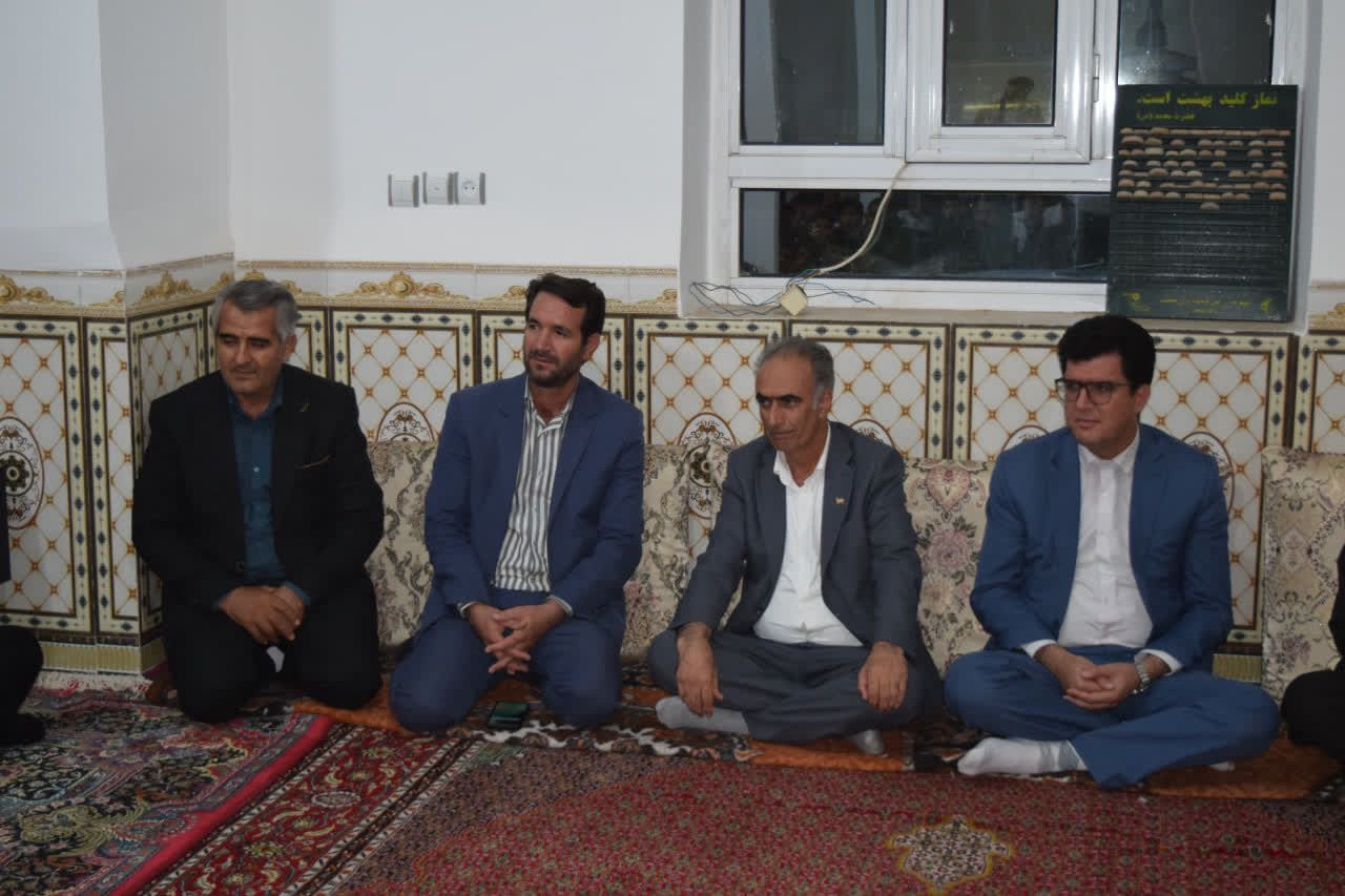 بازدید و دیدار چهره به چهره فرماندار ، نماینده مردم منطقه در مجلس و اعضای شورای اداری با اهالی روستای کش آرخی