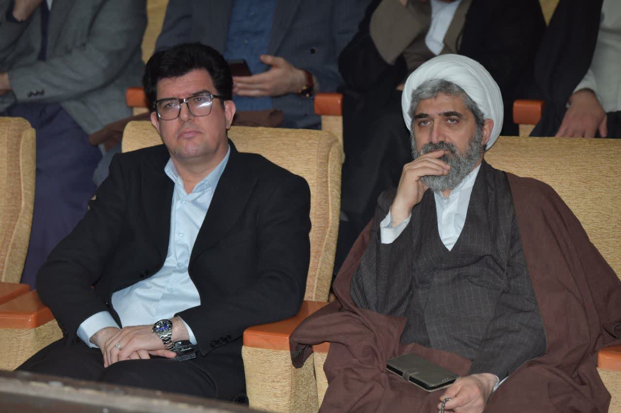 برگزاری نشست تخصصی روحانیون اهل تشیع و تسنن با موضوع «همایش یاوران انقلاب» در شهرستان شوط