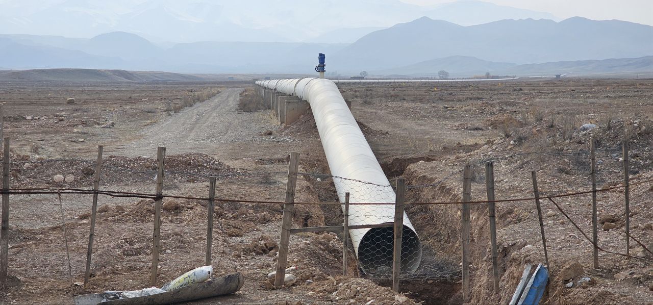 بازدید بازرس کل قضایی استان و فرماندار شوط از ایستگاه پمپاژ شماره 5 سد کرم‌آباد