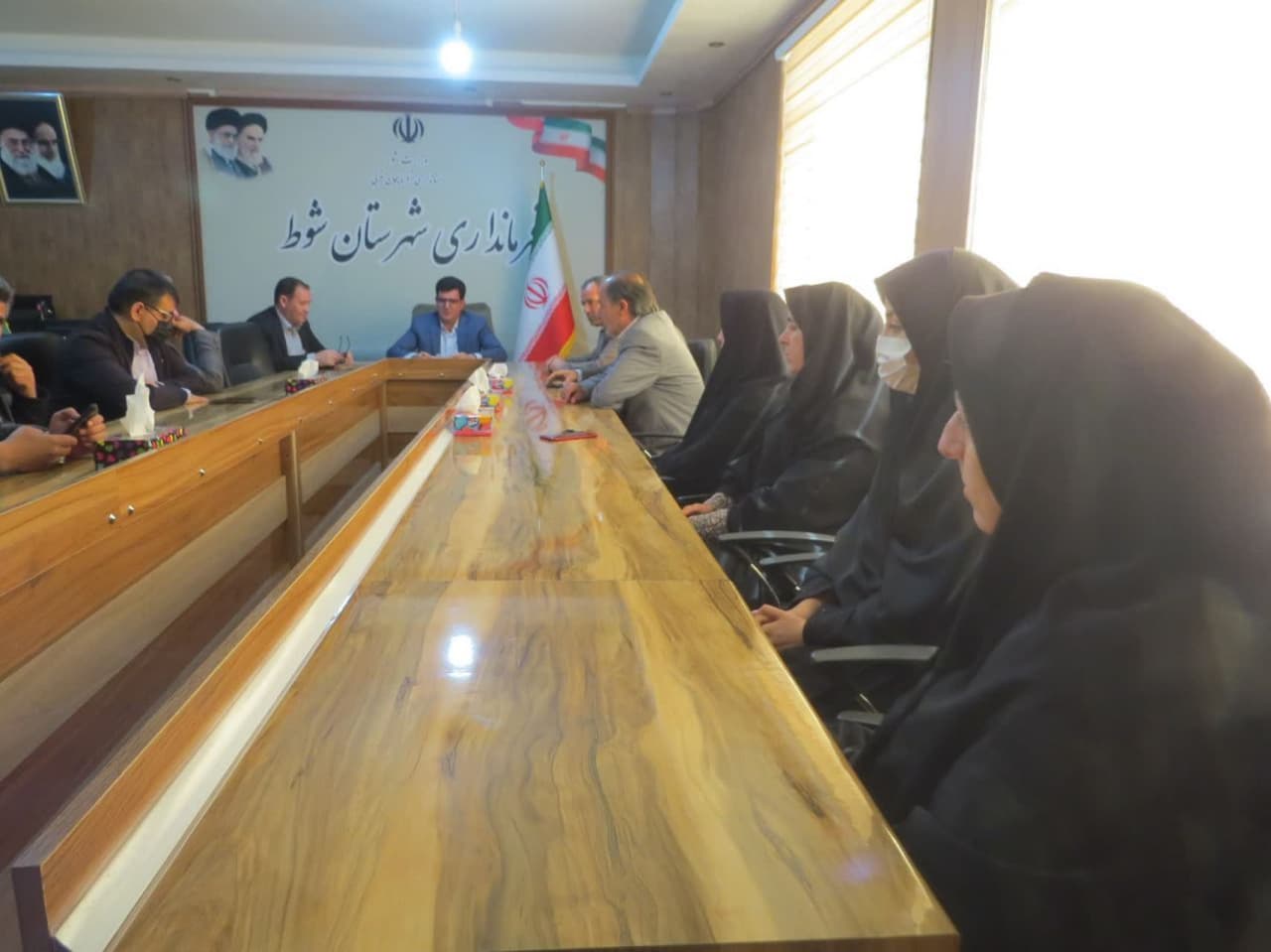 برگزاری جلسه داخلی فرماندار شهرستان شوط با کارکنان فرمانداری