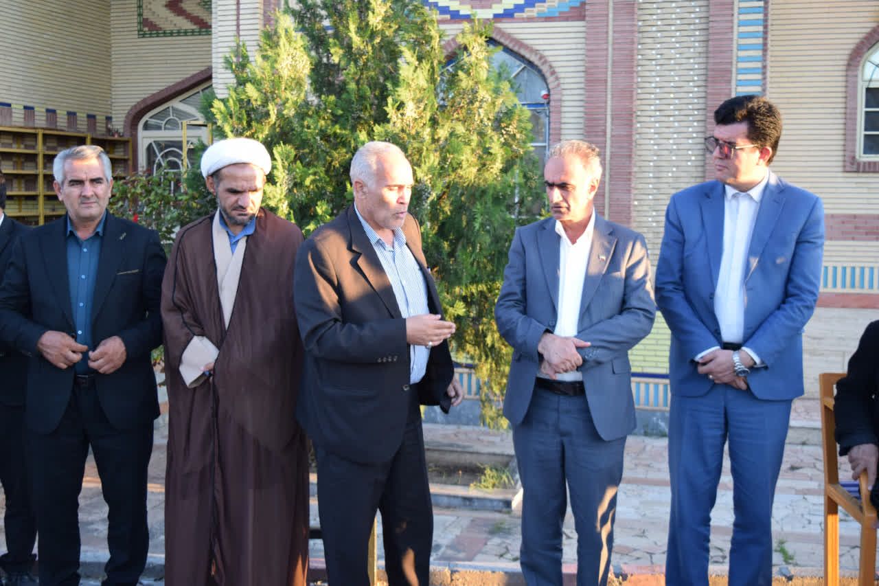 بازدید و دیدار چهره به چهره فرماندار ، نماینده مردم منطقه در مجلس و اعضای شورای اداری با اهالی روستای خلج عجم