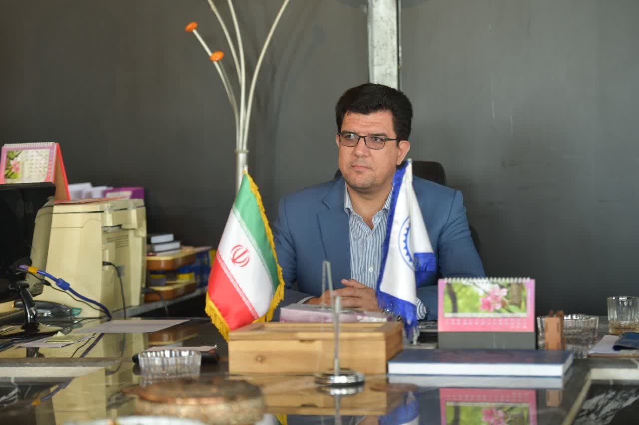 دیدار فرماندار شوط با کارگران کارخانجات شهرک صنعتی شوط