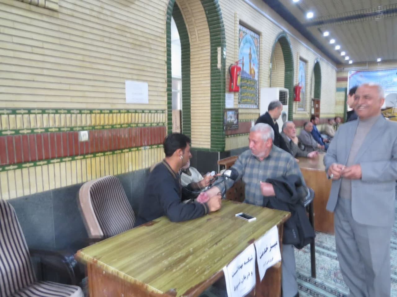 میز خدمت نماز جمعه شوط برگزار شد