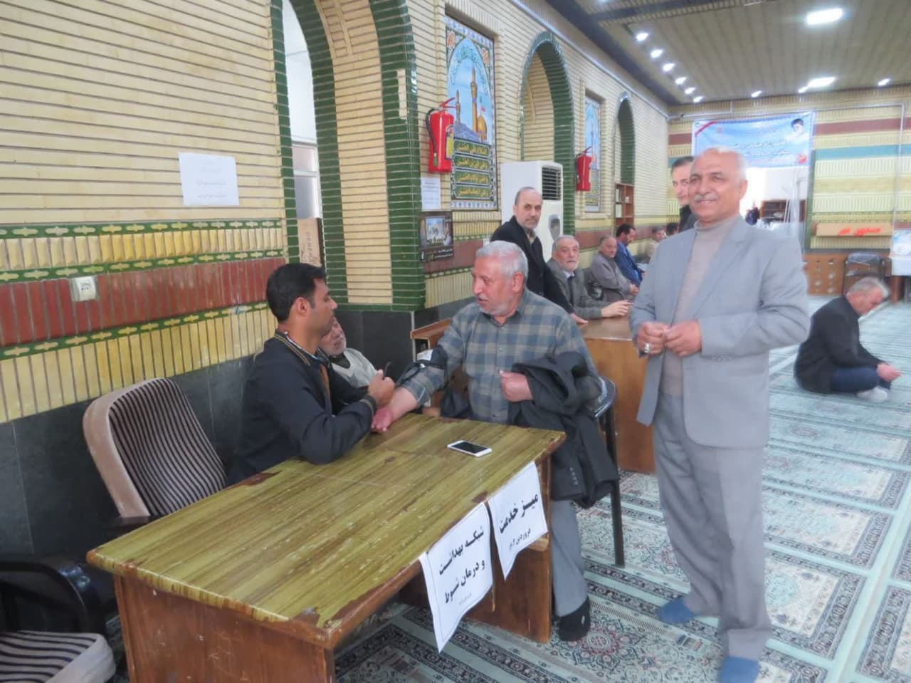 میز خدمت نماز جمعه شوط برگزار شد