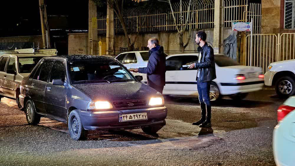 پخش نذورات و چای در موکب امام حسنی ها با مشارکت فرمانداری شوط