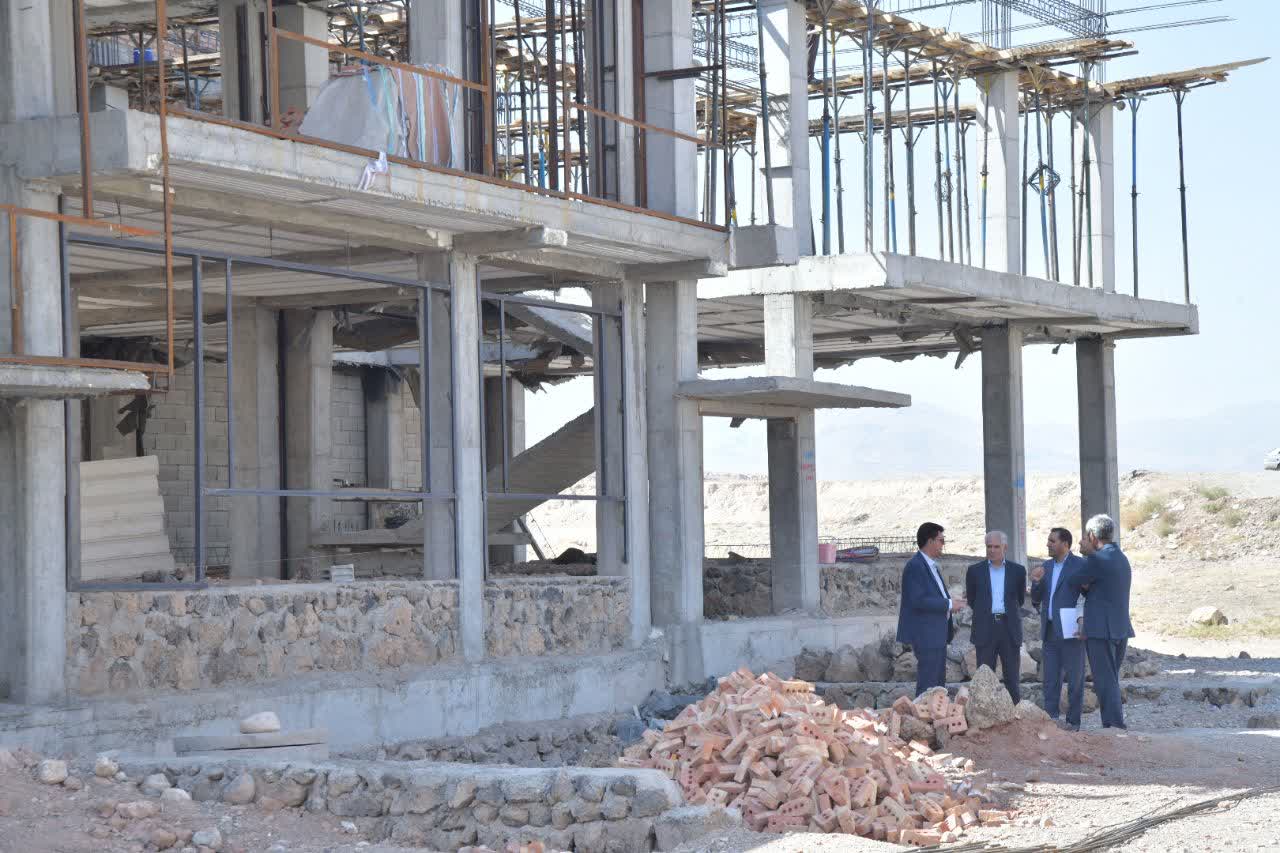 بازدید فرماندار از پروژههای نهضت ملی مسکن با مشارکت بانک ملی