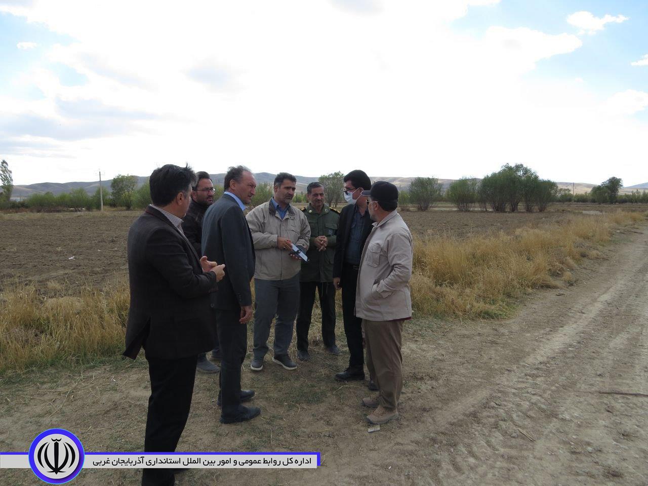 بازدید فرماندار از روستاها و مسیرهای خط انتقال پروژه 106 روستایی شهید امینی