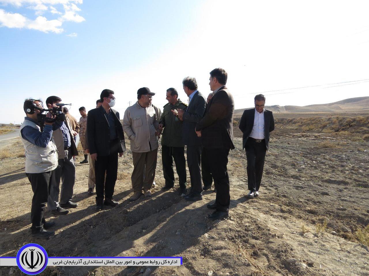 بازدید فرماندار از روستاها و مسیرهای خط انتقال پروژه 106 روستایی شهید امینی