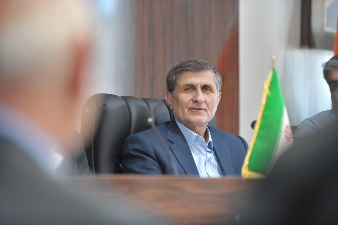 نشست صمیمی معاون توسعه مدیریت و منابع استانداری آذربایجانغربی با کارکنان فرمانداری شهرستان شوط