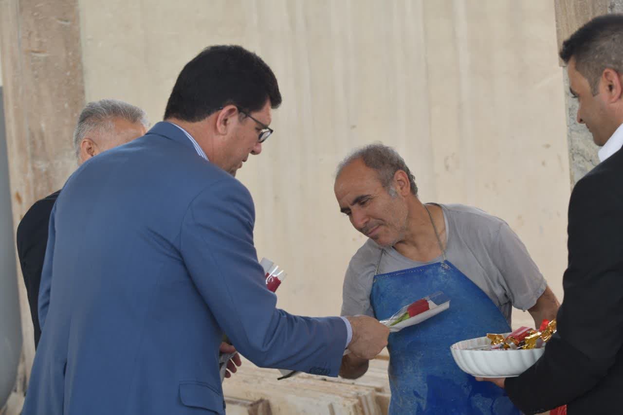 دیدار فرماندار شوط با کارگران کارخانجات شهرک صنعتی شوط