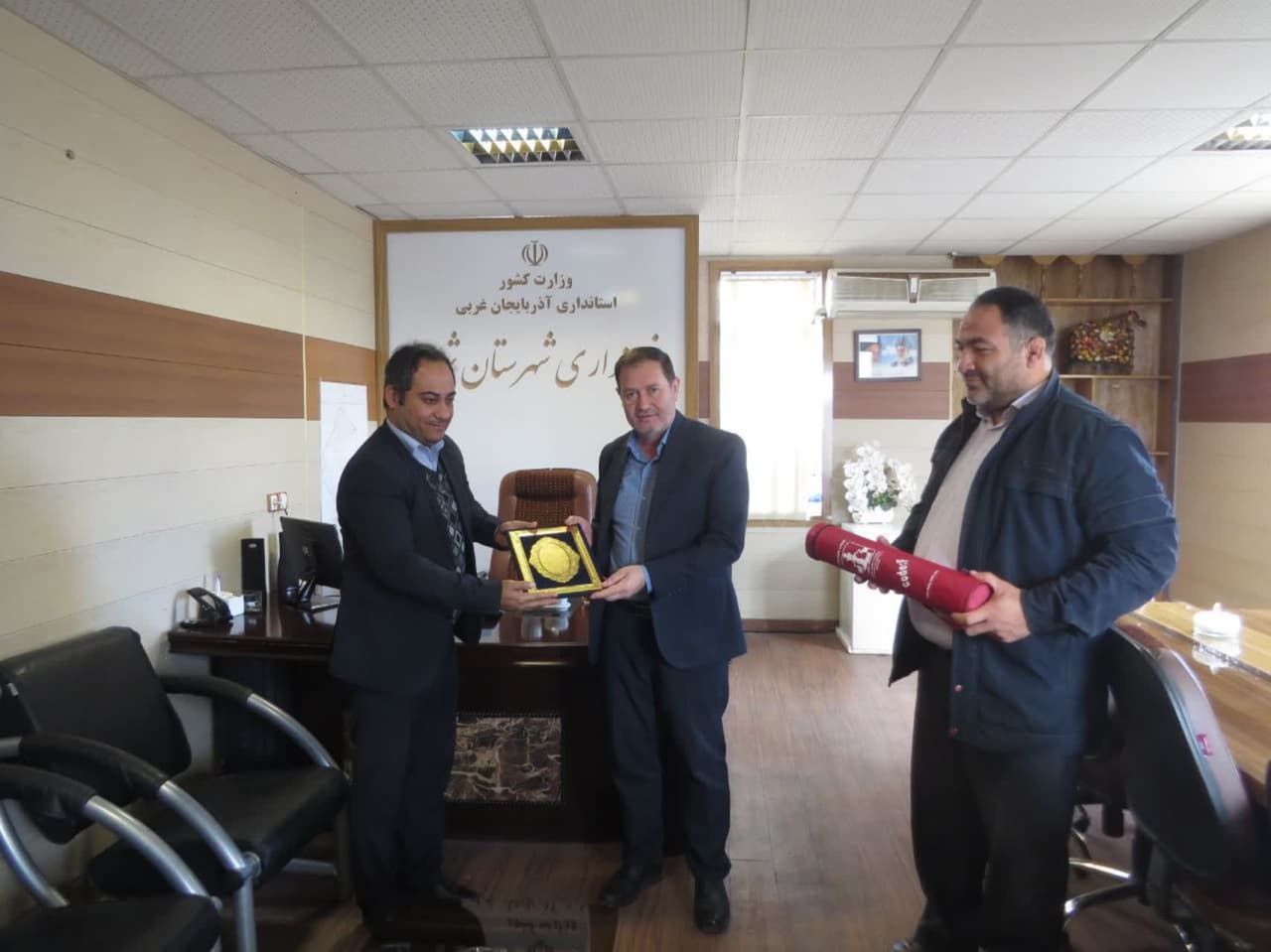 دیدار رئیس ورزش و جوانان و رئیس هیئت کشتی شهرستان شوط با معاون فرماندار شهرستان شوط