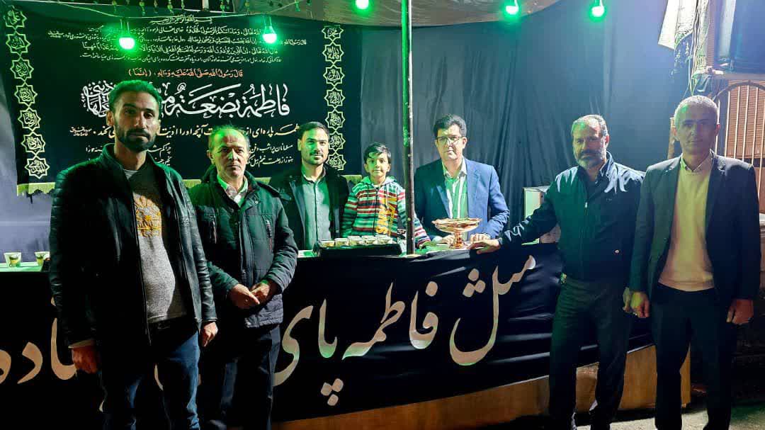 پخش نذورات و چای در موکب امام حسنی ها با مشارکت فرمانداری شوط