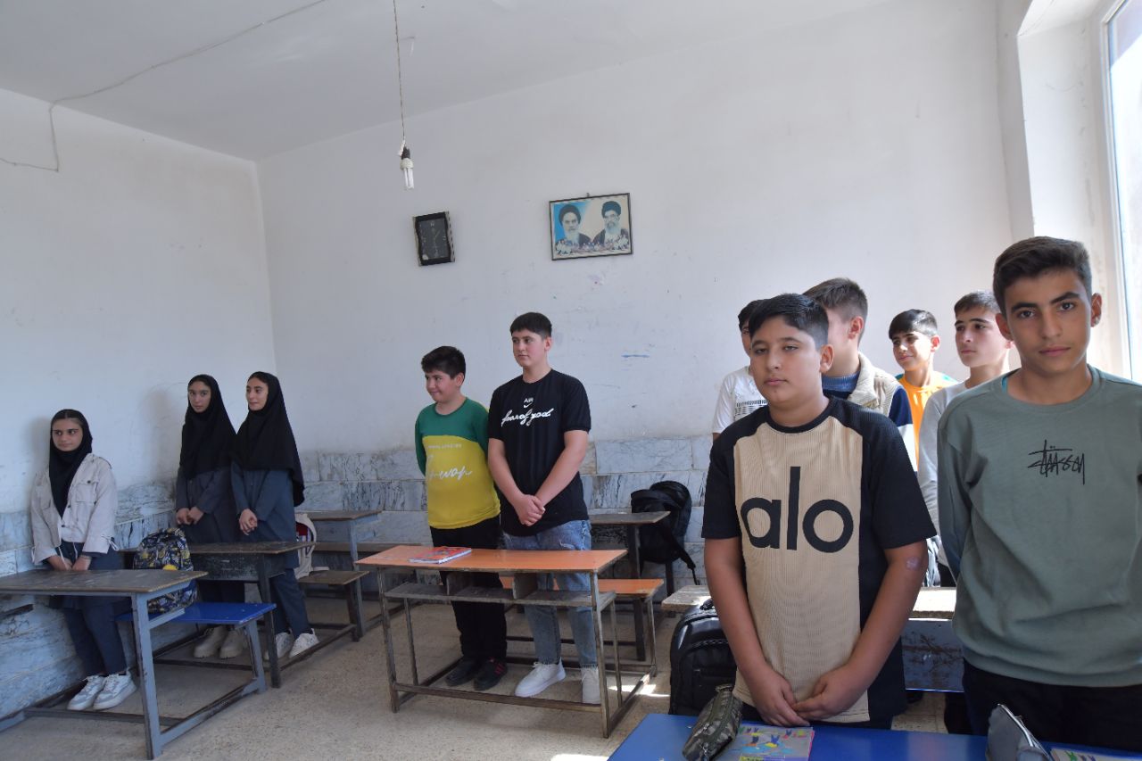 بازدید و دیدار چهره به چهره فرماندار ، نماینده مردم منطقه در مجلس و اعضای شورای اداری با اهالی روستای بایانچولی عجم