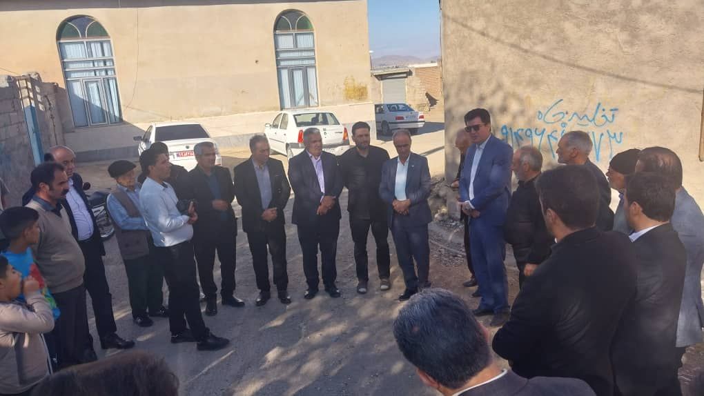 بازدید و دیدار چهره به چهره فرماندار ، نماینده مردم منطقه در مجلس و اعضای شورای اداری با اهالی روستای ملا احمد