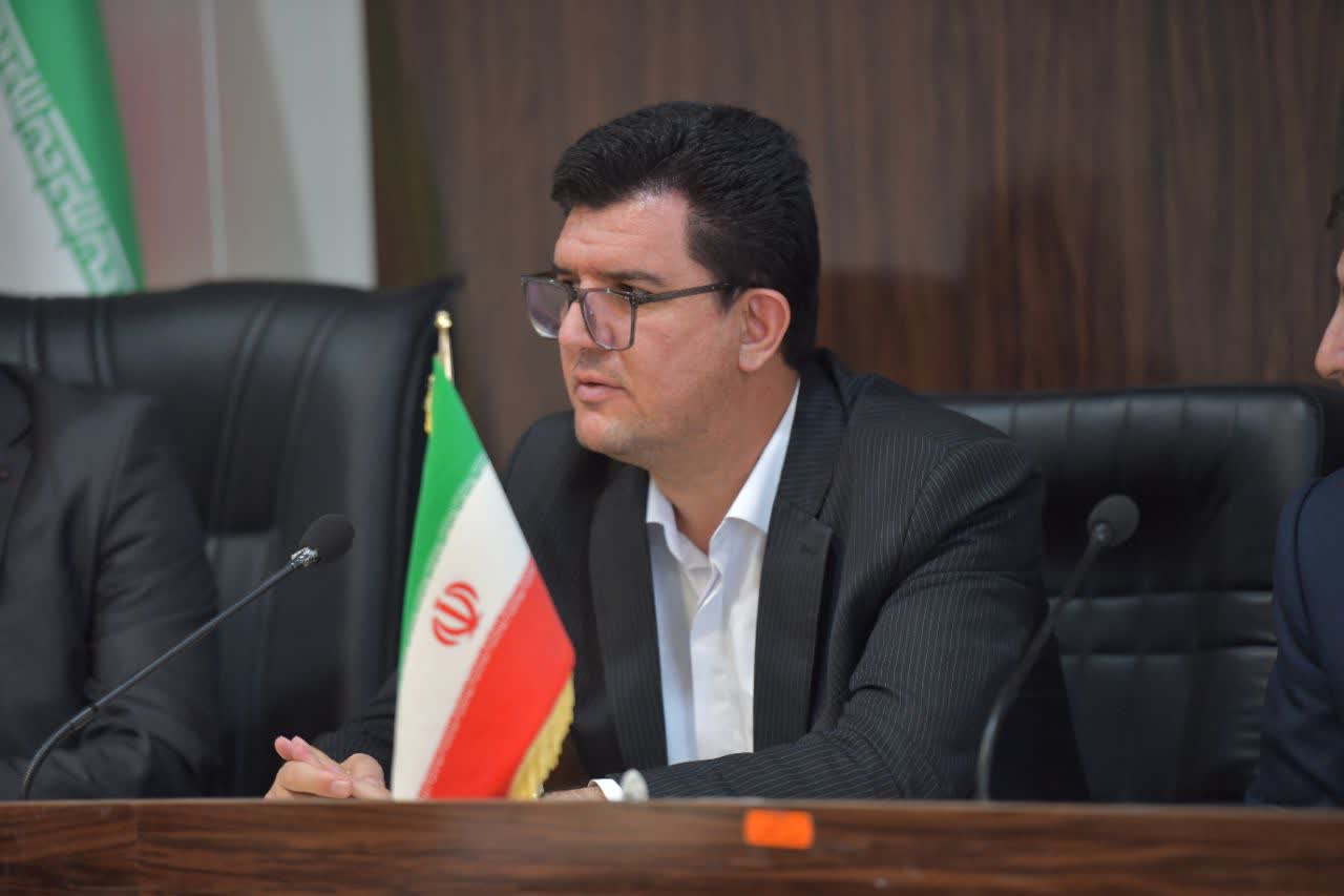 نشست صمیمی معاون توسعه مدیریت و منابع استانداری آذربایجانغربی با کارکنان فرمانداری شهرستان شوط