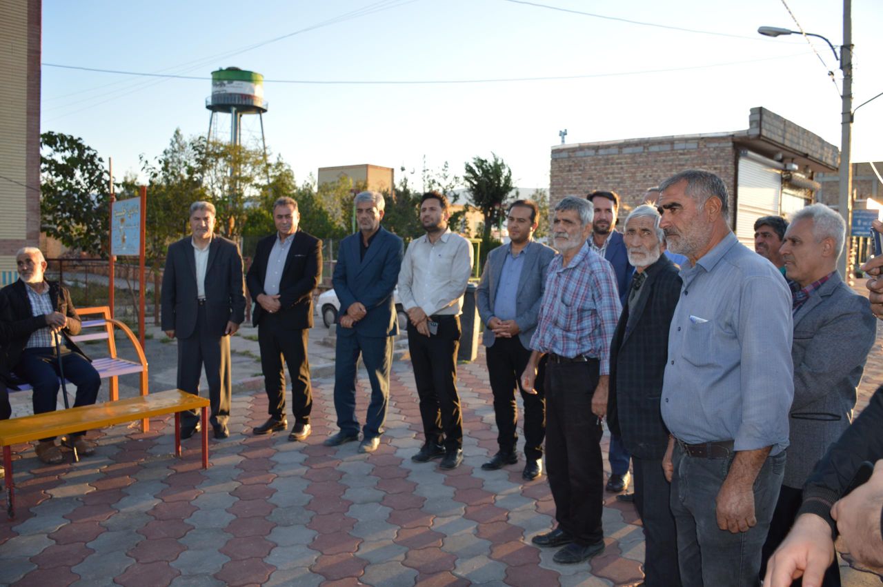 بازدید و دیدار چهره به چهره فرماندار ، نماینده مردم منطقه در مجلس و اعضای شورای اداری با اهالی روستای خلج عجم