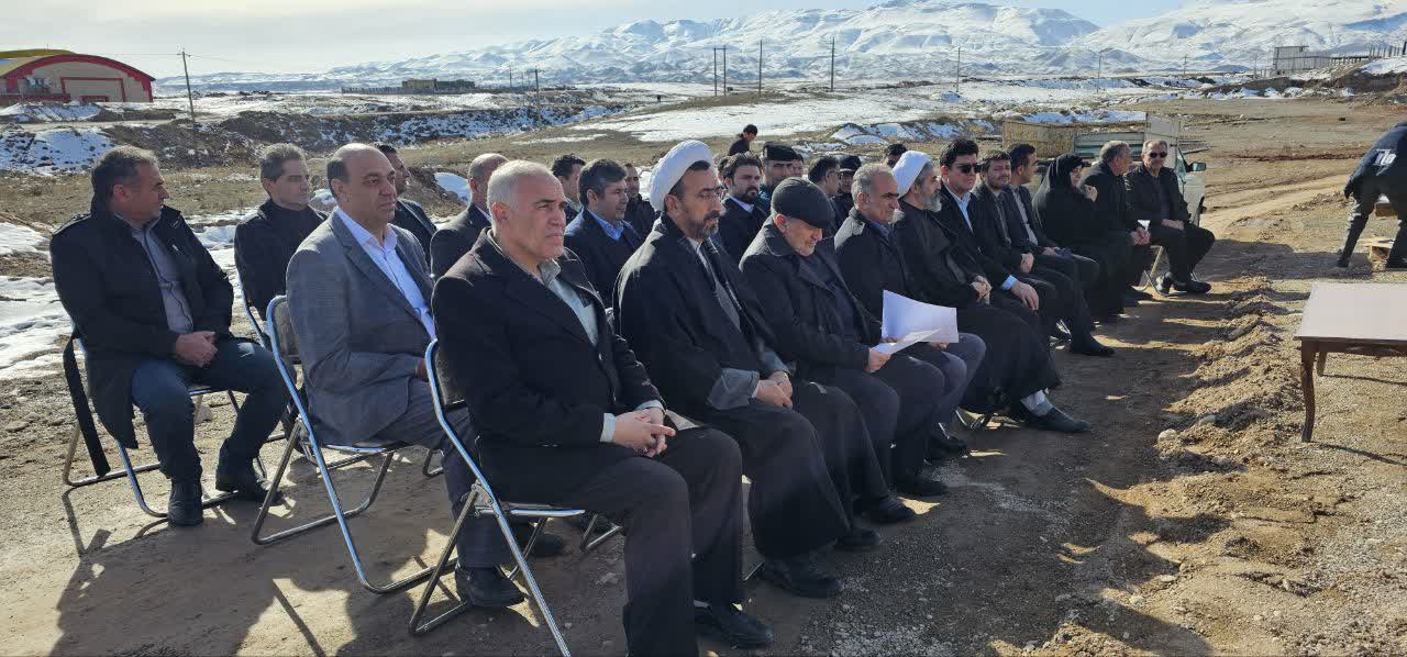 مراسم کلنگ زنی مدرسه 12 کلاسه مسکن مهر شوط