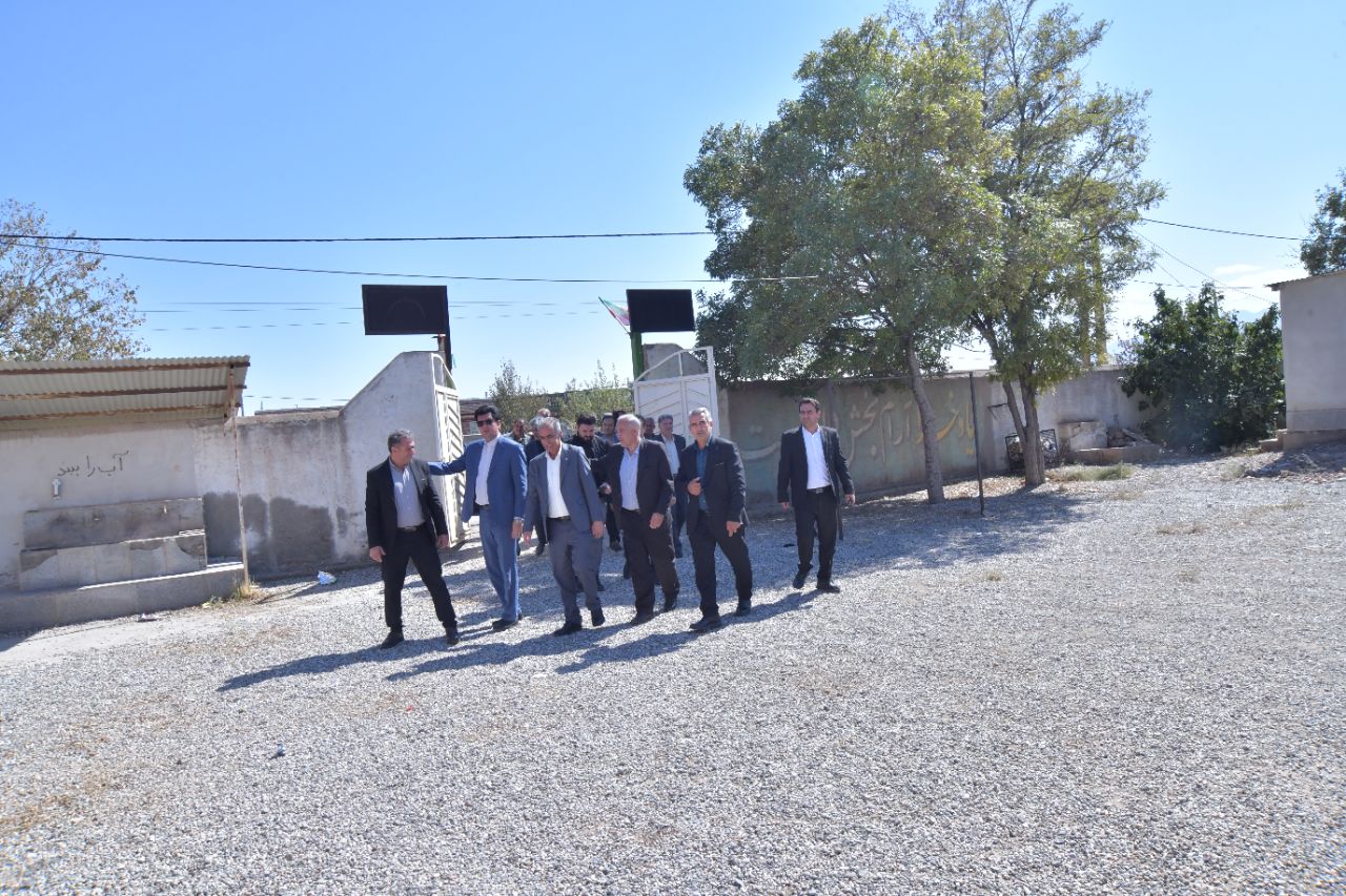 بازدید و دیدار چهره به چهره فرماندار ، نماینده مردم منطقه در مجلس و اعضای شورای اداری با اهالی روستای بایانچولی عجم