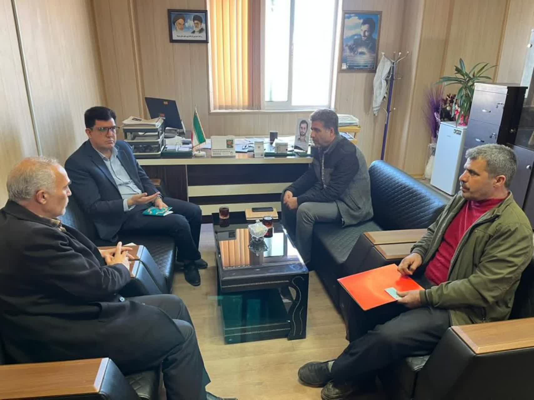 بازدید شهروز بابازاده فرماندار شهرستان شوط از روند ثبت‌نام داوطلبان و آمادگی بخشداری مرکزی برای برگزاری انتخابات شوراهای اسلامی روستاها