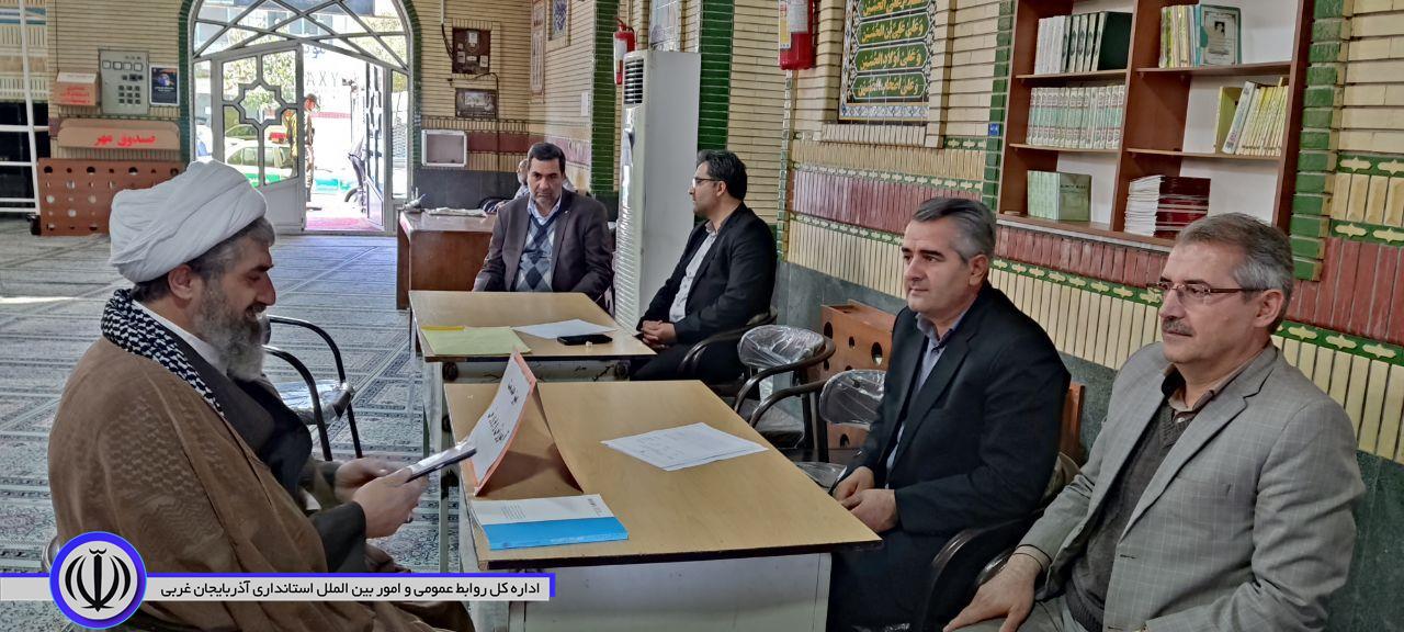 میز ارتباطات مردمی در جهت پاسخگویی به سوالات مردم با حضور روسای محترم ادارات شهرستان ‌شوط