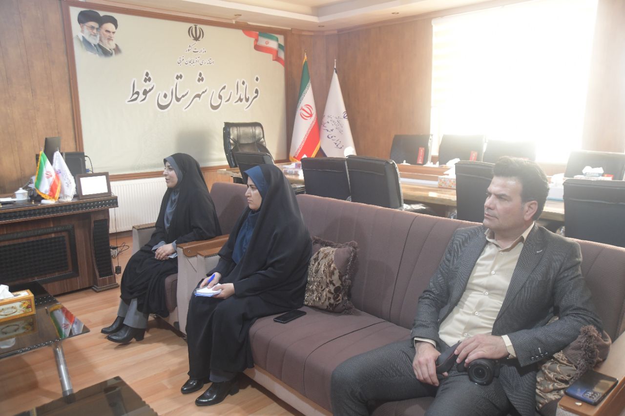 دیدار مدیر کل کتابخانه های عمومی استان آذربایجان غربی با فرماندار شوط