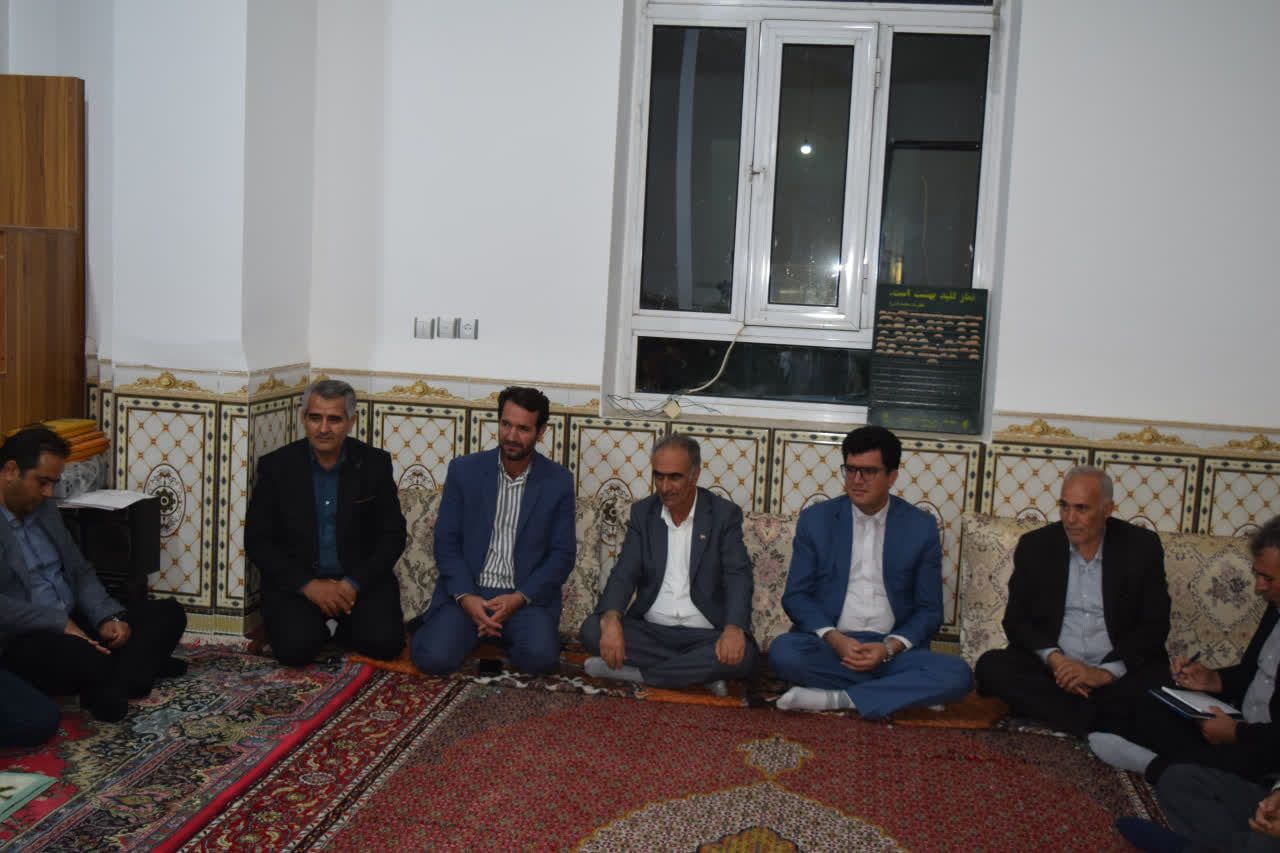 بازدید و دیدار چهره به چهره فرماندار ، نماینده مردم منطقه در مجلس و اعضای شورای اداری با اهالی روستای کش آرخی