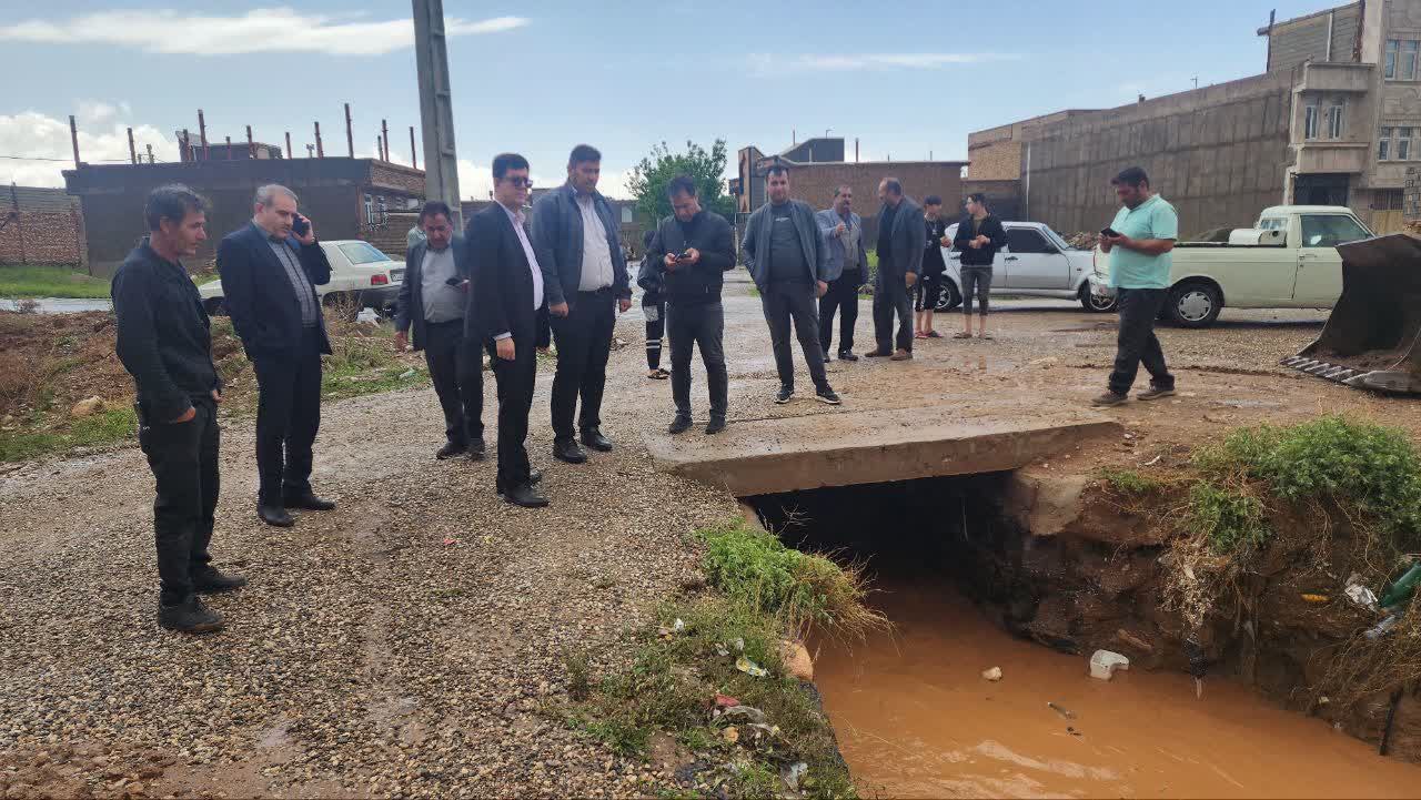بازدید فرمانــدار از معابر و اماکن سیل زده