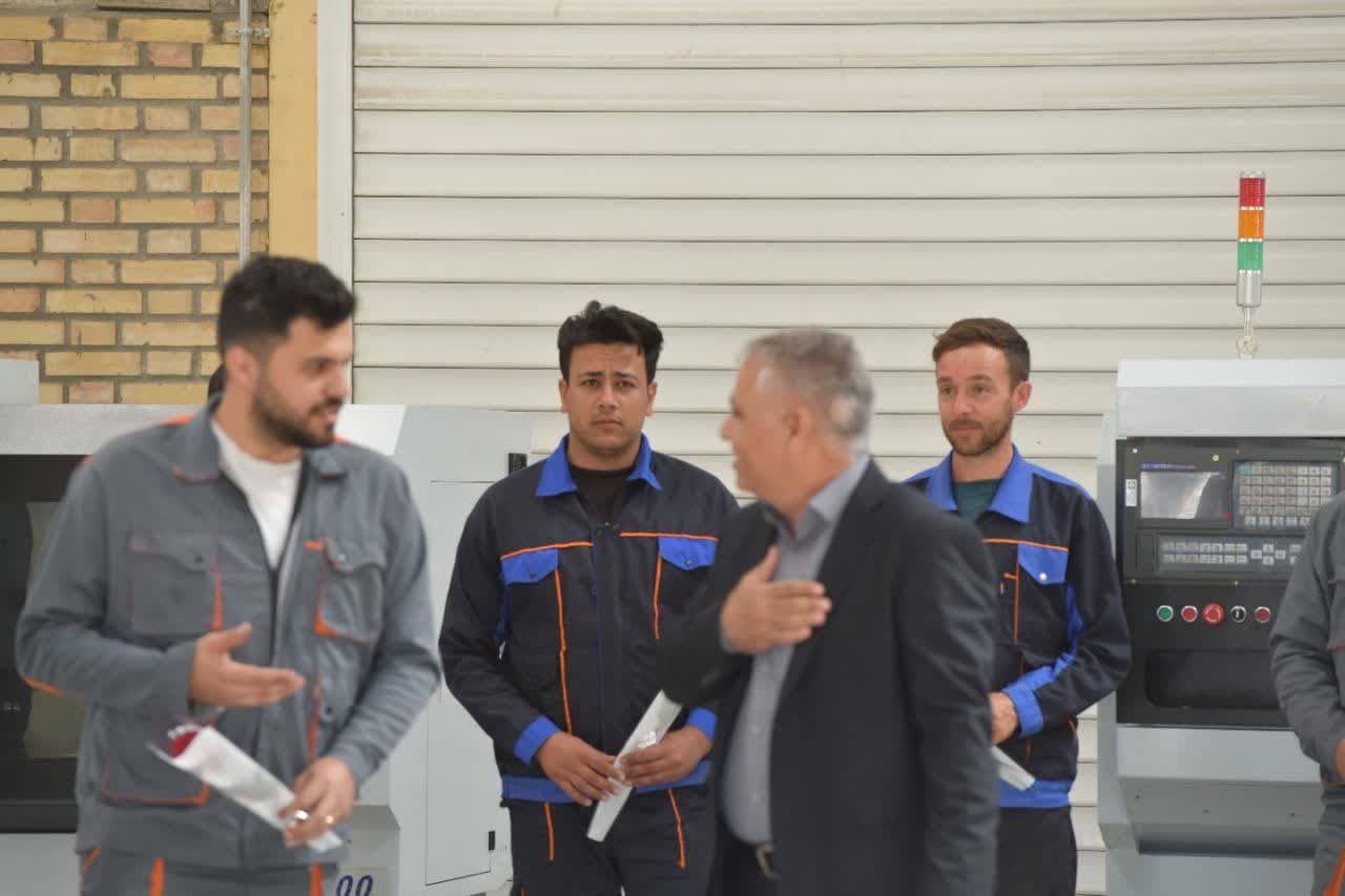 دیدار فرماندار شوط با کارگران کارخانجات شهرک صنعتی شوط