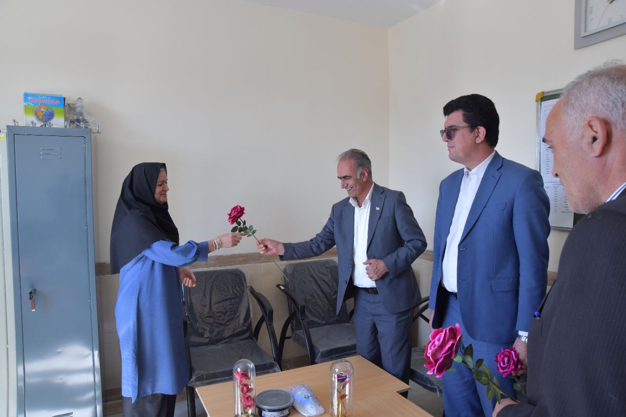 بازدید و دیدار چهره به چهره فرماندار ، نماینده مردم منطقه در مجلس و اعضای شورای اداری با اهالی روستای قابان باسان