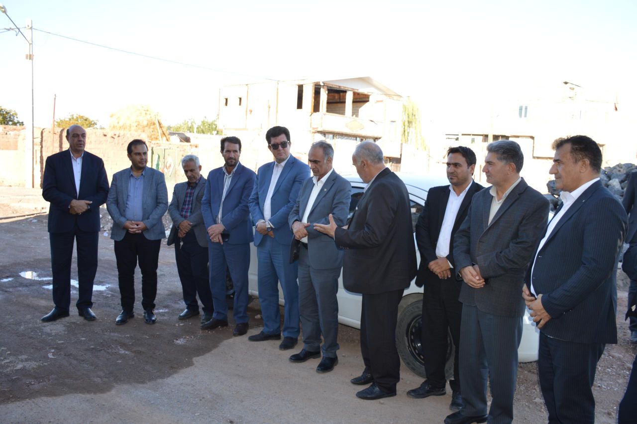 بازدید و دیدار چهره به چهره فرماندار ، نماینده مردم منطقه در مجلس و اعضای شورای اداری با اهالی روستای تیمور آباد