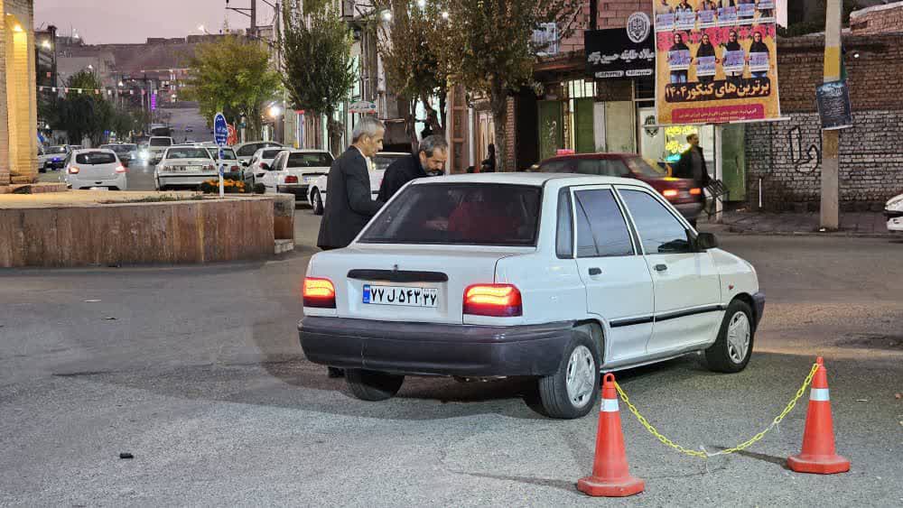 پخش نذورات و چای در موکب امام حسنی ها با مشارکت فرمانداری شوط