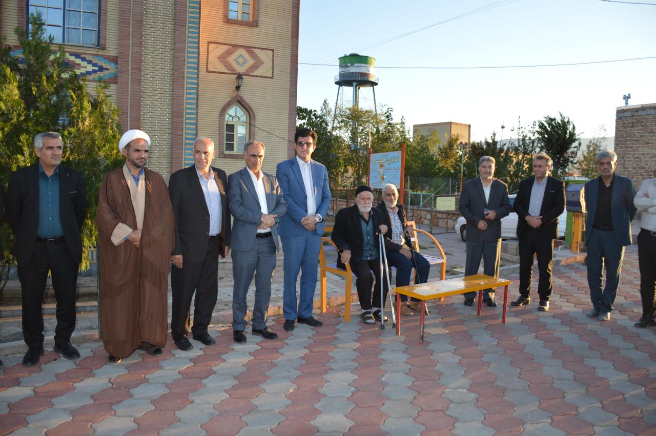 بازدید و دیدار چهره به چهره فرماندار ، نماینده مردم منطقه در مجلس و اعضای شورای اداری با اهالی روستای خلج عجم