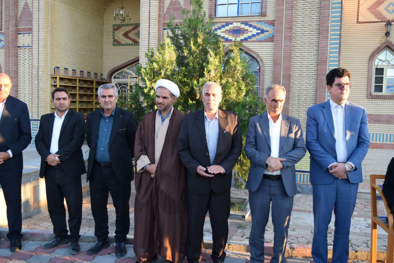 بازدید و دیدار چهره به چهره فرماندار ، نماینده مردم منطقه در مجلس و اعضای شورای اداری با اهالی روستای خلج عجم