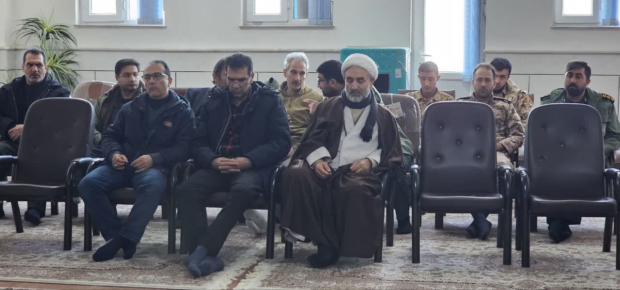 دیدار فرماندار ، اعضای شورای تامین و اعضای شورای اداری  با امام جمعه شهرستان شوط  به مناسبت بزرگداشت دهه مبارکه فجر...