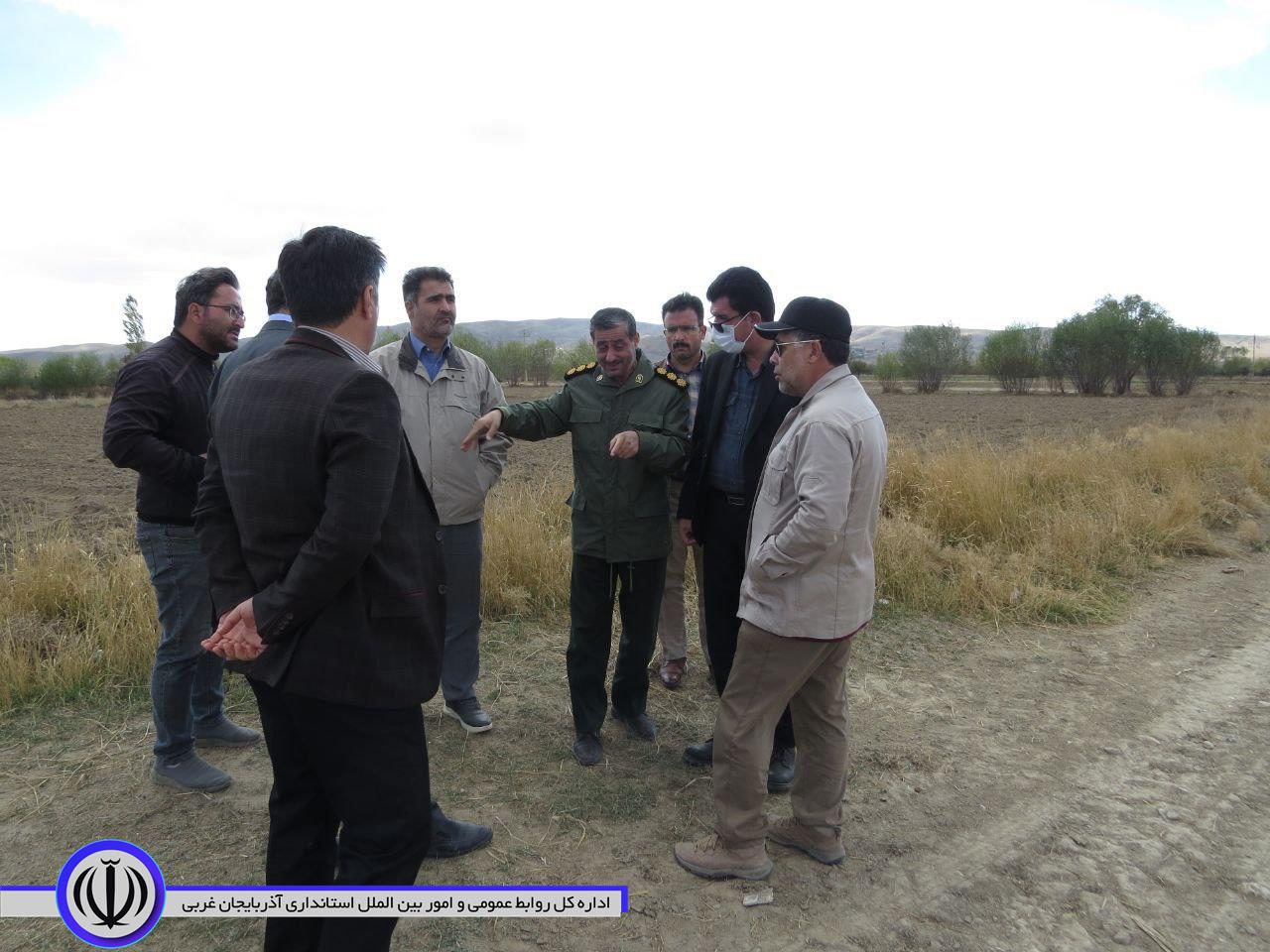 بازدید فرماندار از روستاها و مسیرهای خط انتقال پروژه 106 روستایی شهید امینی