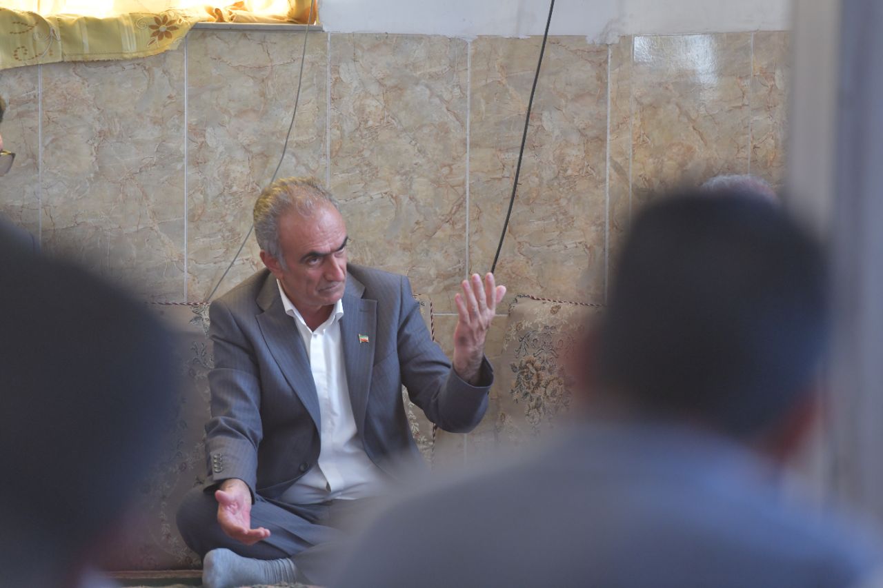 بازدید و دیدار چهره به چهره فرماندار ، نماینده مردم منطقه در مجلس و اعضای شورای اداری با اهالی روستای قره ایاغ