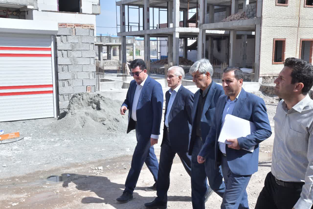 بازدید فرماندار از پروژههای نهضت ملی مسکن با مشارکت بانک ملی