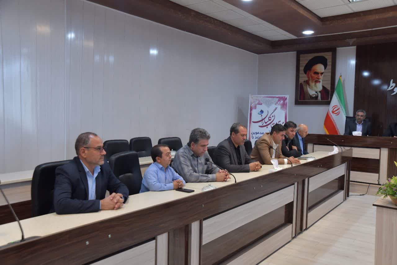 نشست صمیمی معاون توسعه مدیریت و منابع استانداری آذربایجانغربی با کارکنان فرمانداری شهرستان شوط
